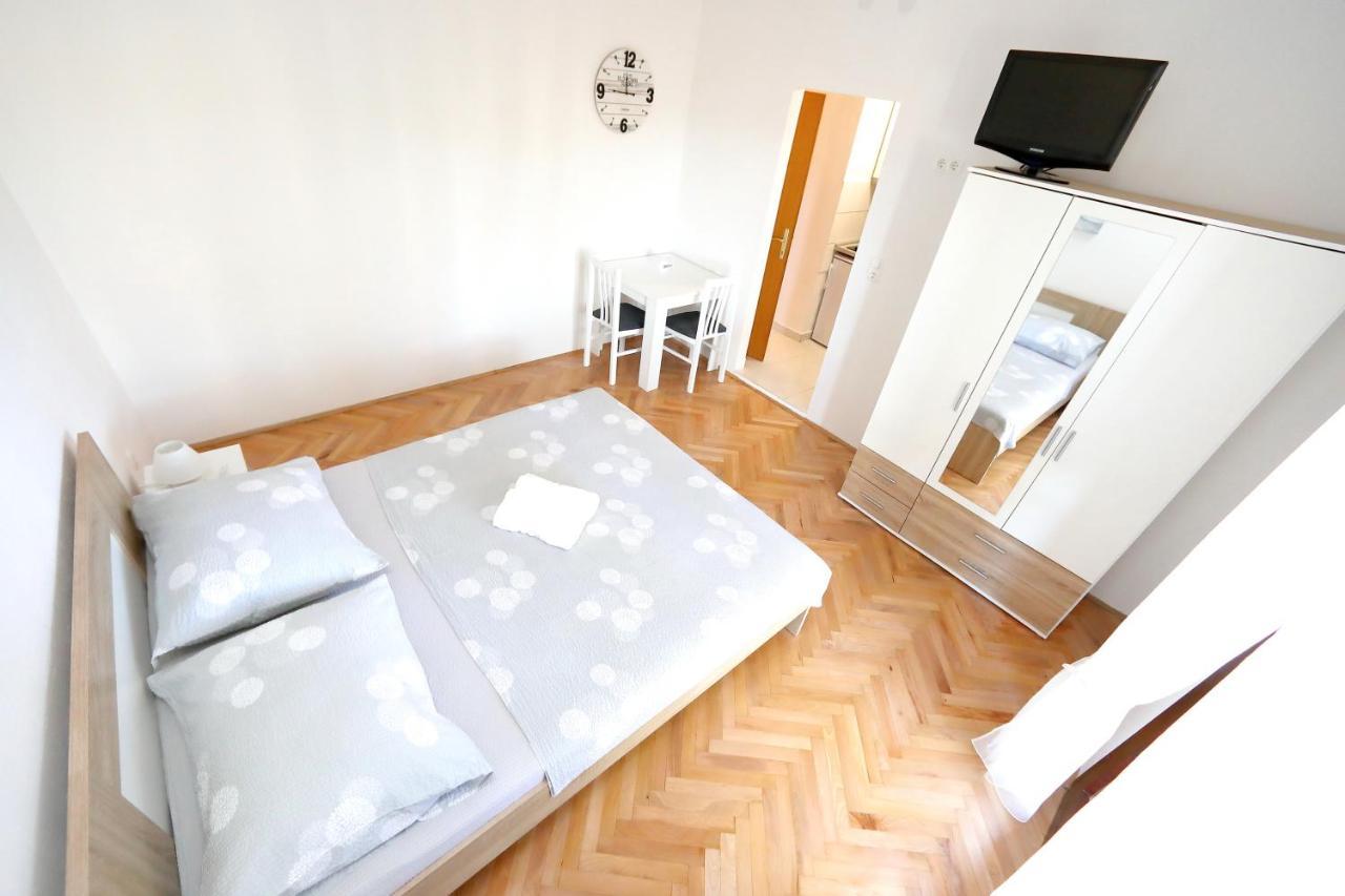 Apartmani Jagoda ビビニェ エクステリア 写真