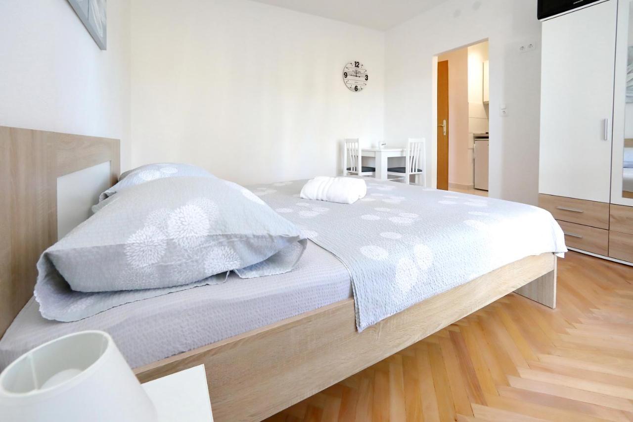 Apartmani Jagoda ビビニェ エクステリア 写真