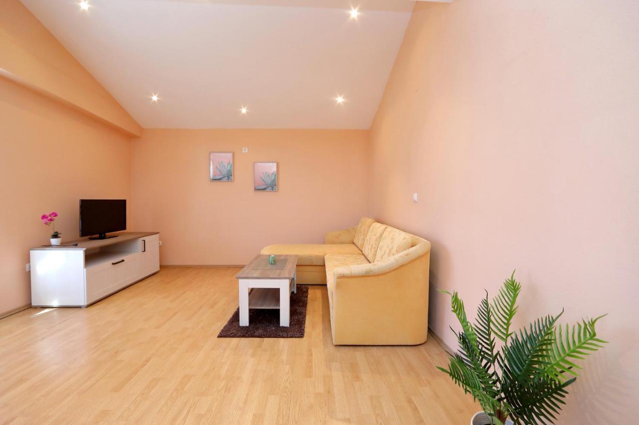Apartmani Jagoda ビビニェ エクステリア 写真