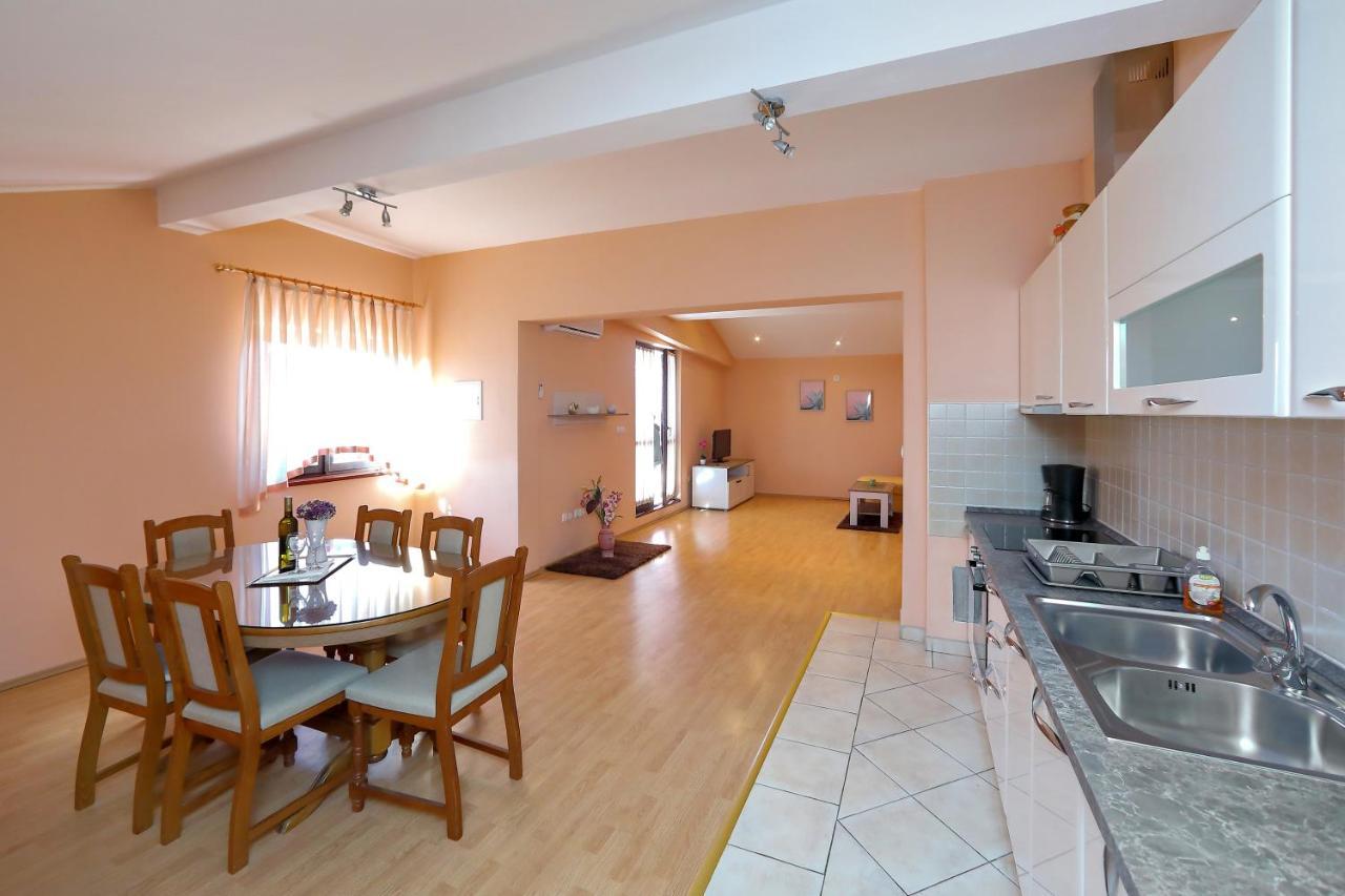 Apartmani Jagoda ビビニェ エクステリア 写真