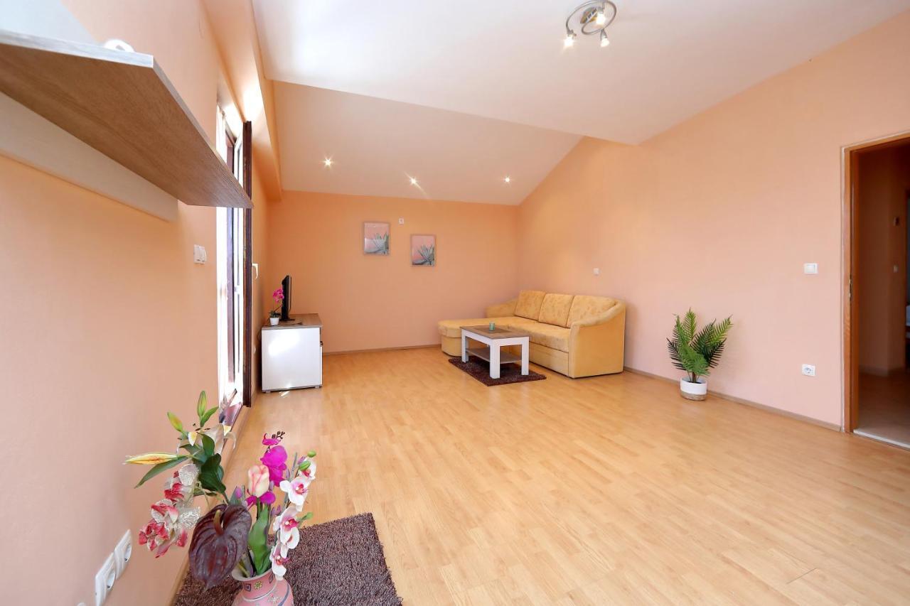 Apartmani Jagoda ビビニェ エクステリア 写真