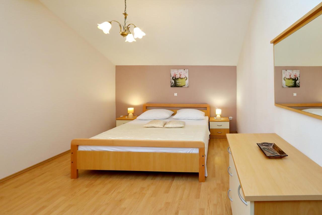 Apartmani Jagoda ビビニェ エクステリア 写真