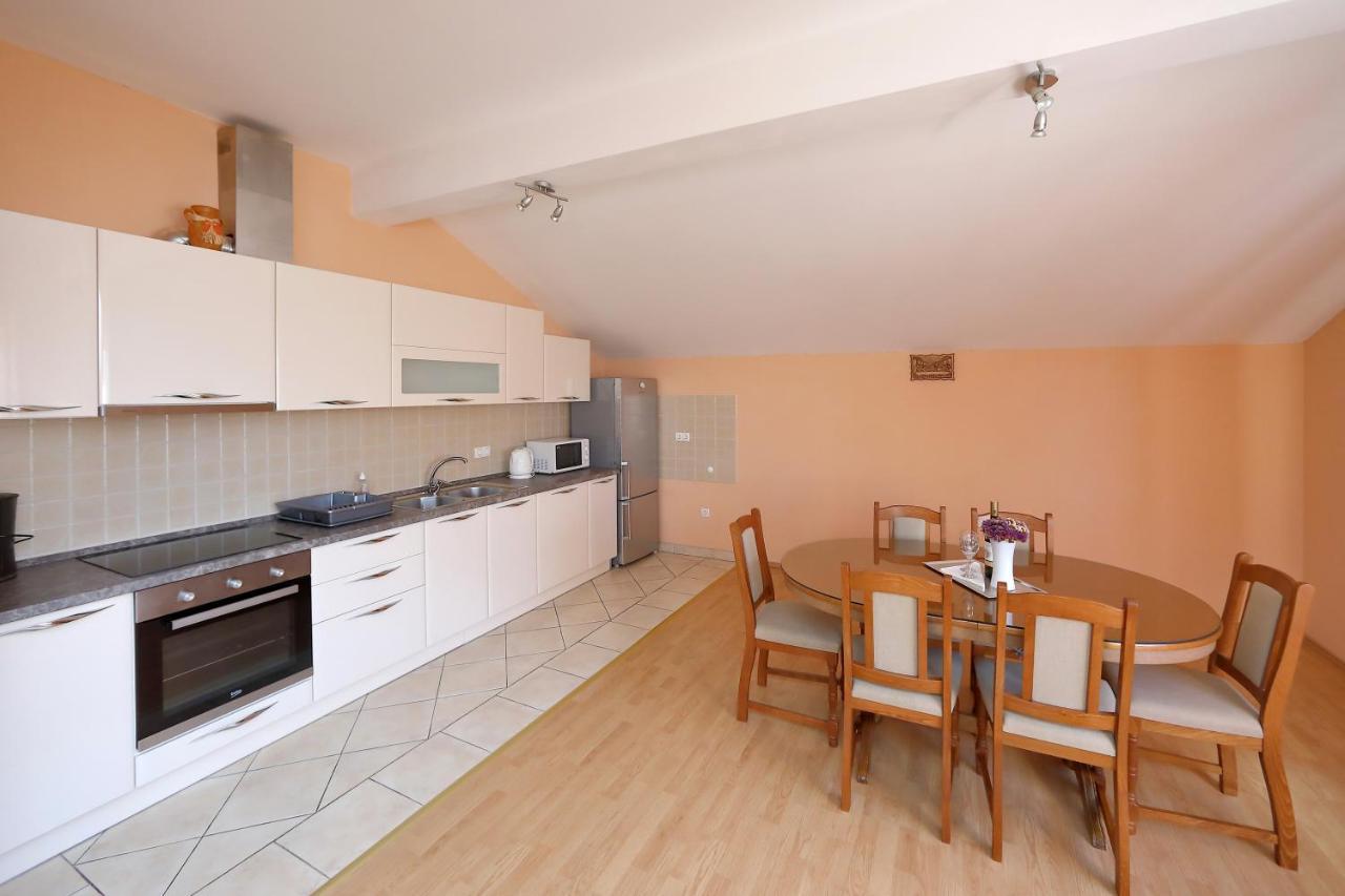 Apartmani Jagoda ビビニェ エクステリア 写真