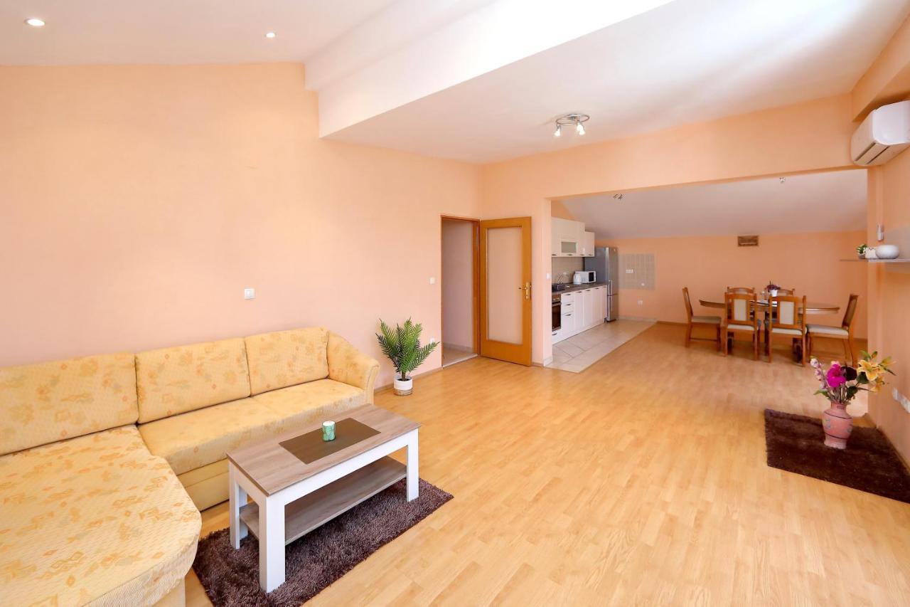 Apartmani Jagoda ビビニェ エクステリア 写真